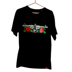 GRAPHIC TEE •NEW WITHOUT  TAGS•​
